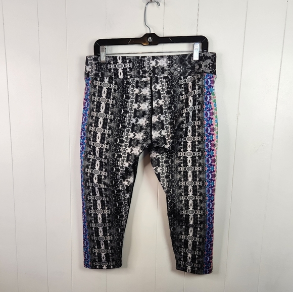 Prana Roxanne Capri Black Hydrobloom Yoga Leggings Size XL Mid-Rise Cropped Pant - Picture 5 of 11